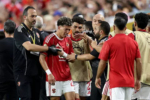 تزامنًا مع عودته للتدريبات.. كيف كان الظهور الأخير لإمام عاشور مع الأهلي؟